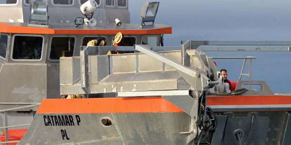 Zuiveringsboten, bestemd voor het reinigen van wateroppervlakten op zee - Polyvalentie